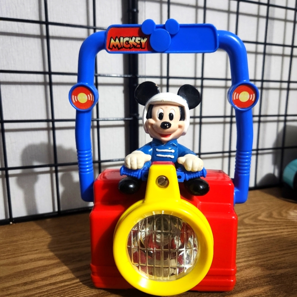 Vintage Disney Mickey Mouse Driving Flashlight Red Yellow Green